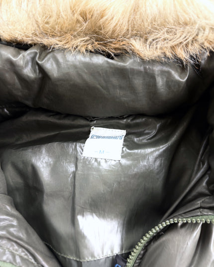 Cinema olive puffer jacket detail of cuff, pocket or lining