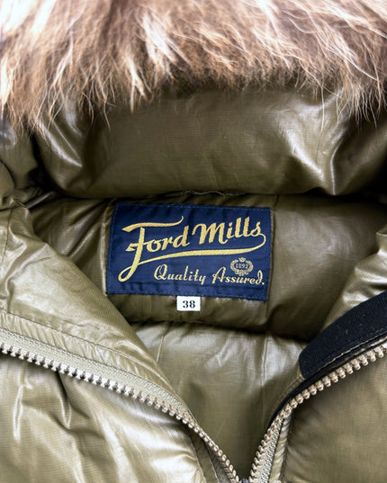 Ford Mills olive puffer jacket additional detail, showing cuff, pocket or inner lining