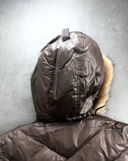 Joneaa puffer jacket hood from behind with seam details and hanging loop