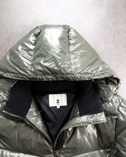 Takeo Kikuchi puffer collar close-up showing black fleece trim and TK label size 3