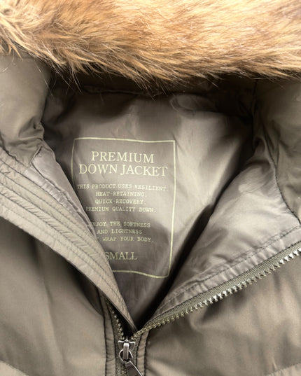 TAKEO KIKUCHI olive puffer jacket ribbed knit cuff and zippered pocket detail